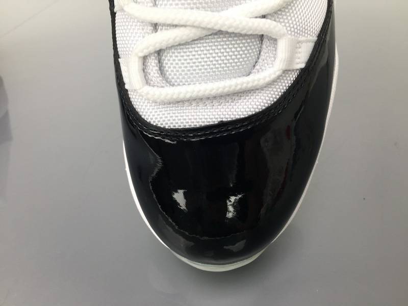 Air Jordan 11 Low Concord