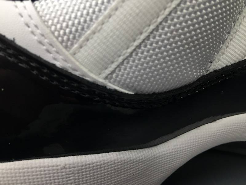 Air Jordan 11 Low Concord