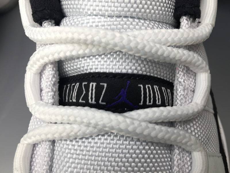 Air Jordan 11 Low Concord