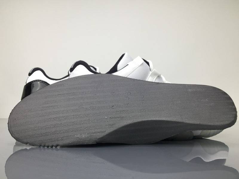 Air Jordan 11 Low Concord