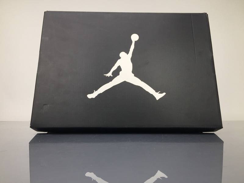 Air Jordan 11 Low Concord