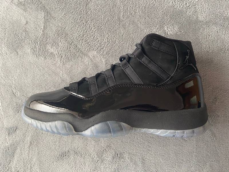 Air Jordan 11 Retro Cap and Gown