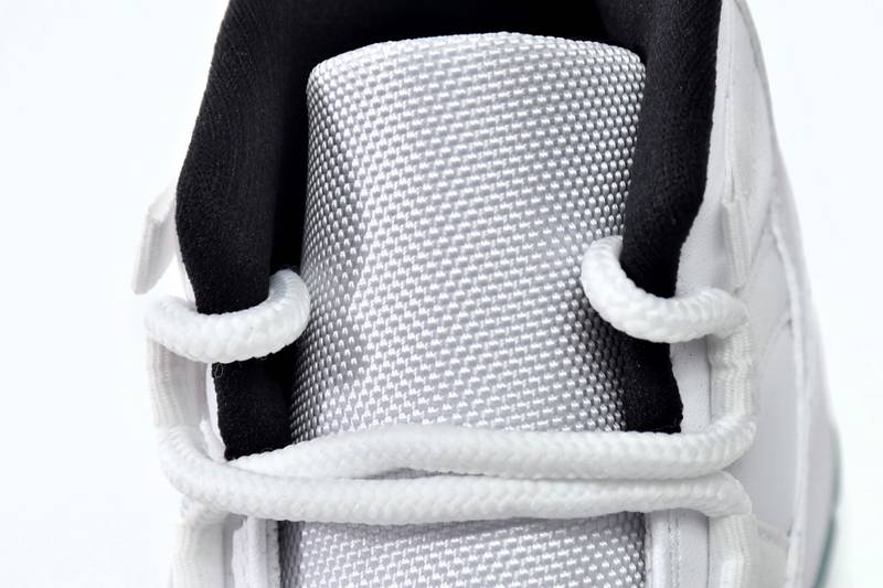 Air Jordan 11 Retro Legend Blue
