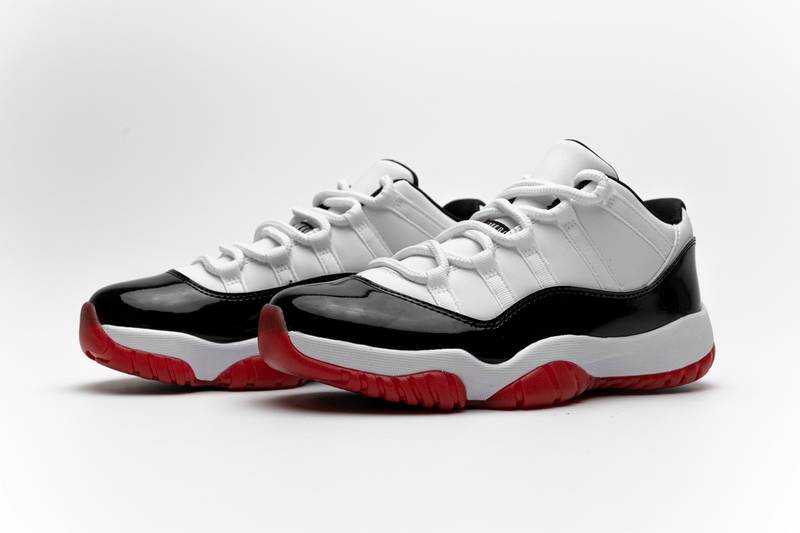 Air Jordan 11 Retro Low Concord Bred