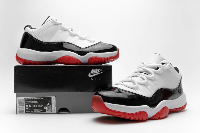 Air Jordan 11 Retro Low Concord Bred