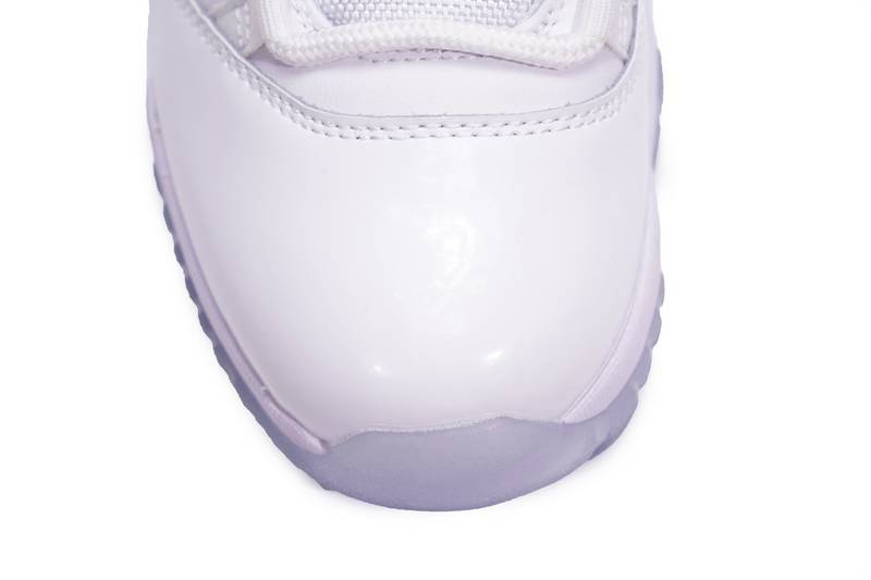 Air Jordan 11 Retro Low Legend Blue