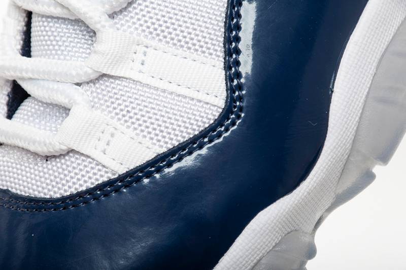 Air Jordan 11 Retro Midnight Navy