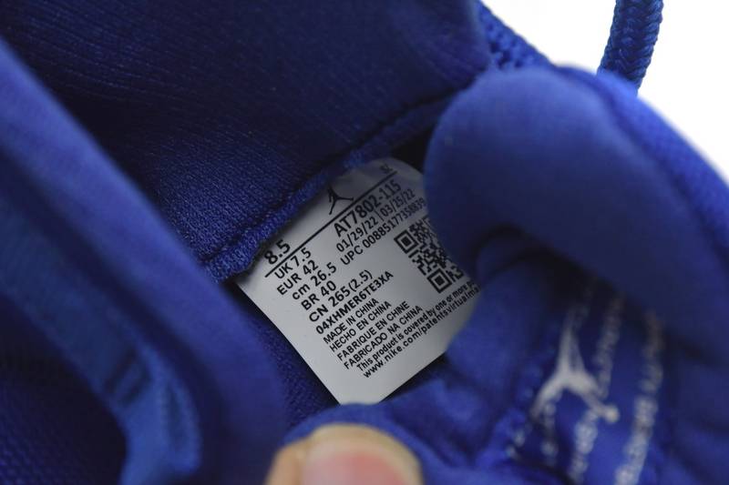 Air Jordan 11 Retro Midnight Navy White