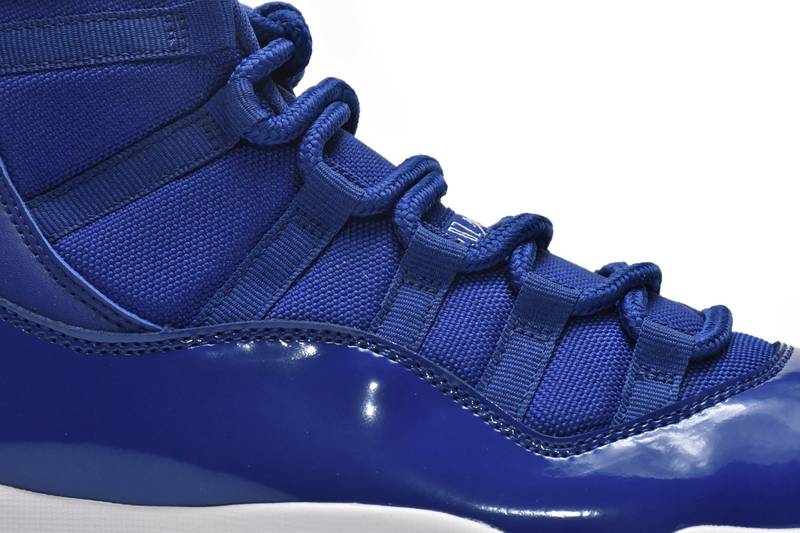 Air Jordan 11 Retro Midnight Navy White