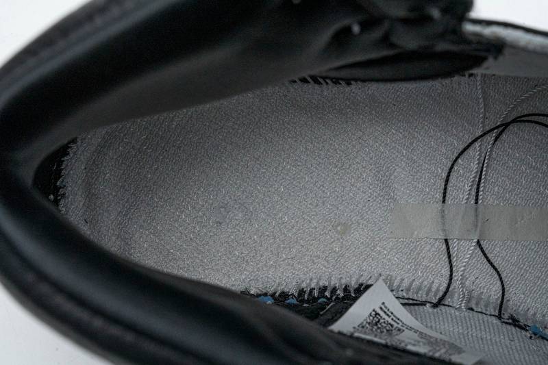 Air Jordan 1 High OG Metallic Silver