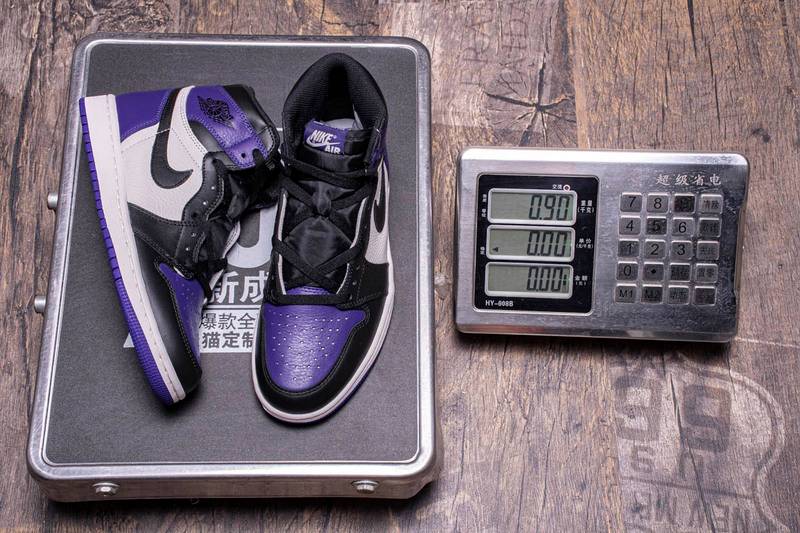 Air Jordan 1 High Retro Court Purple