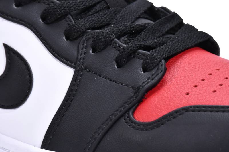 Air Jordan 1 Low Bred Toe