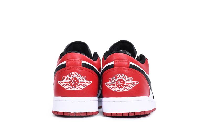 Air Jordan 1 Low Bred Toe
