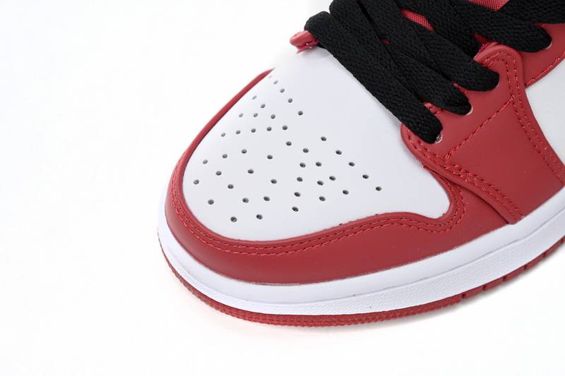 Air Jordan 1 Low Bulls