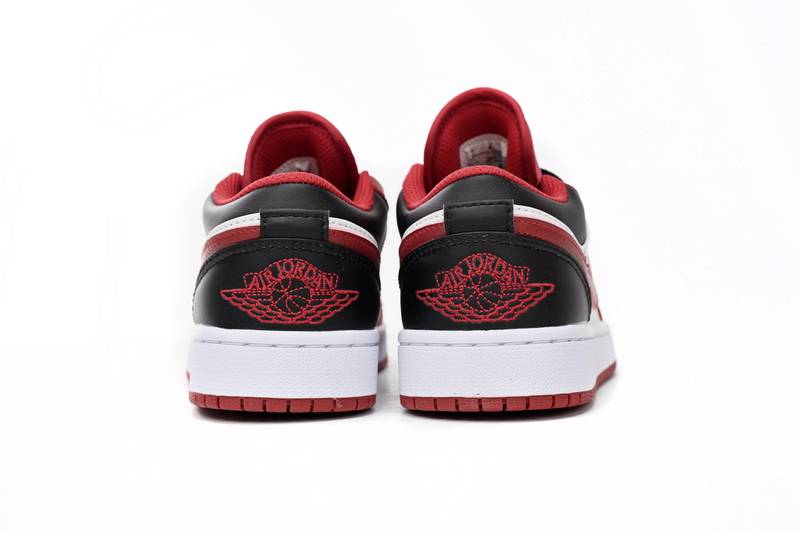 Air Jordan 1 Low Bulls