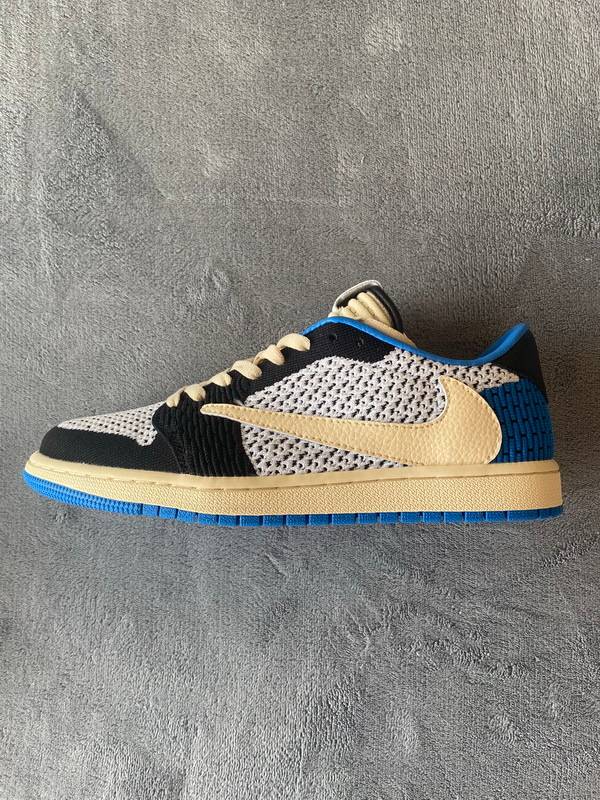 Air Jordan 1 Low Flyknit Fragment Design xTravis Scott