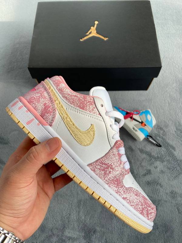 Air Jordan 1 Low Paint Drip