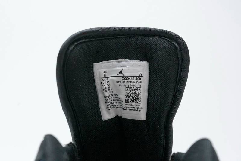 Air Jordan 1 Low Royal Toe