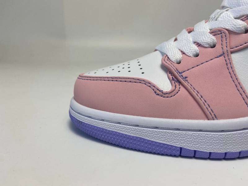 Air Jordan 1 Low SE Arctic Punch