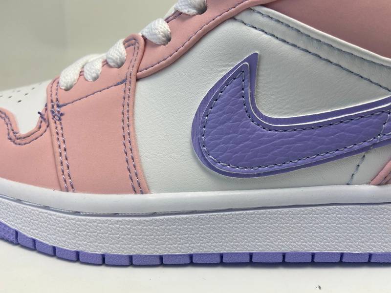 Air Jordan 1 Low SE Arctic Punch