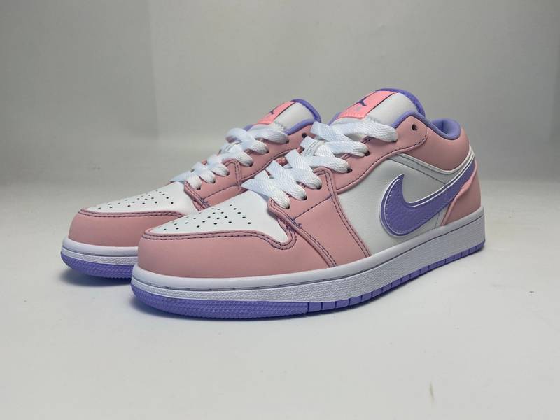 Air Jordan 1 Low SE Arctic Punch