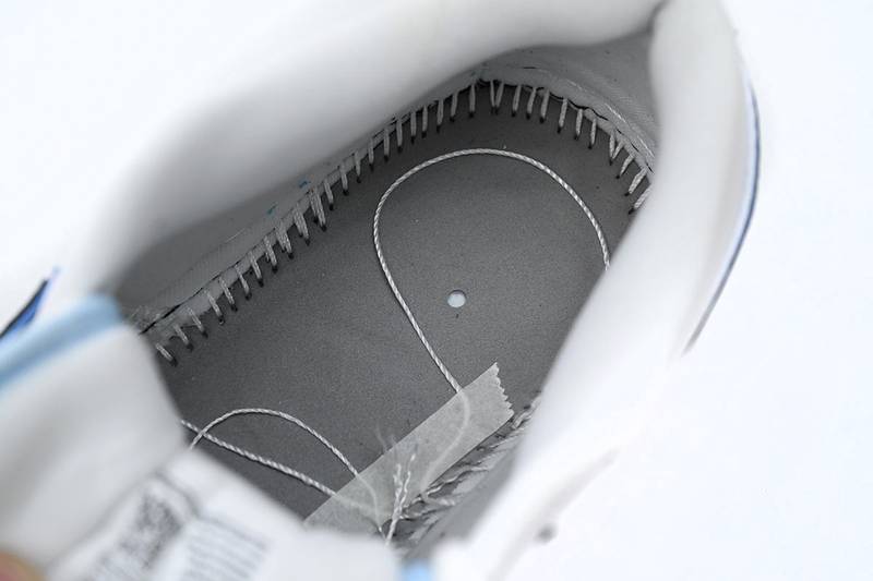 Air Jordan 1 Low SE Dare to Fly