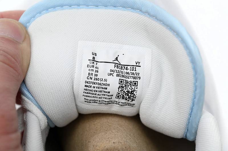 Air Jordan 1 Low SE Dare to Fly