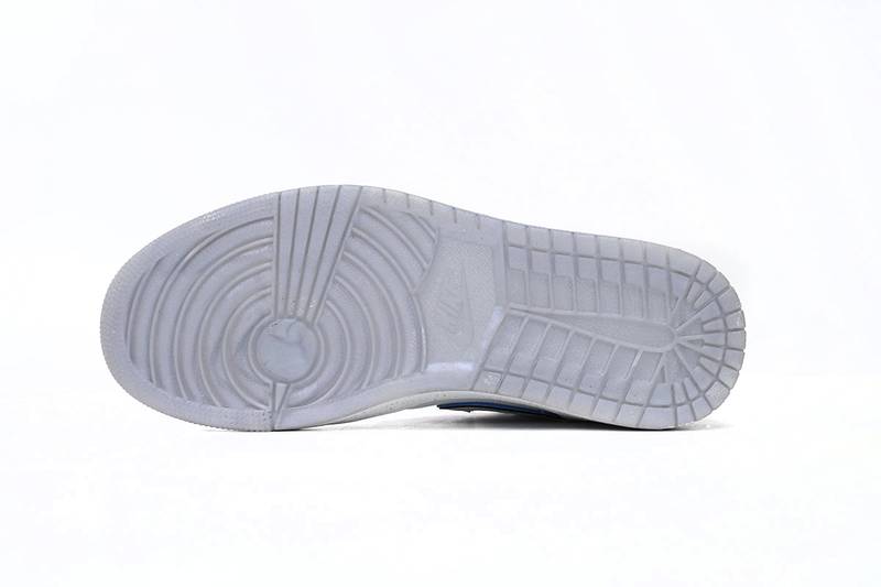 Air Jordan 1 Low SE Dare to Fly