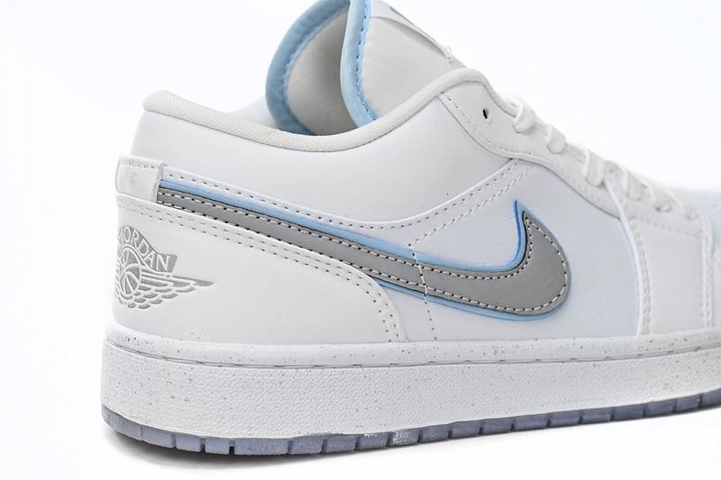 Air Jordan 1 Low SE Dare to Fly