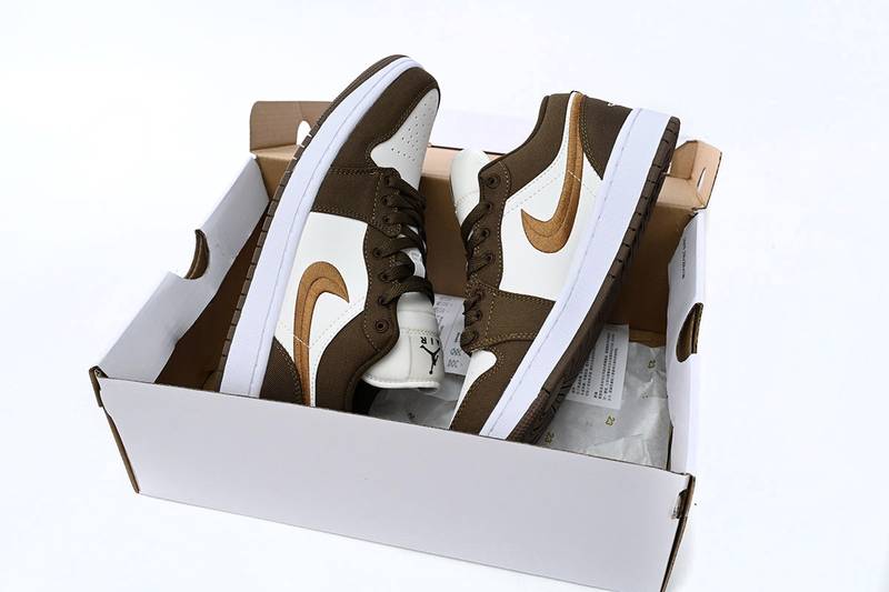 Air Jordan 1 Low SE Light Olive