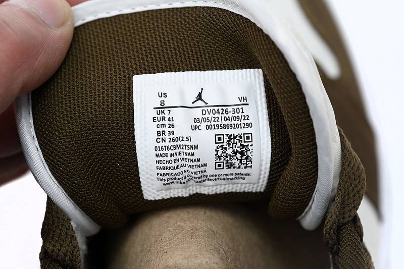 Air Jordan 1 Low SE Light Olive
