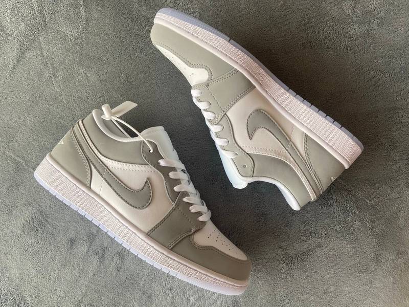 Air Jordan 1 Low Wolf Grey