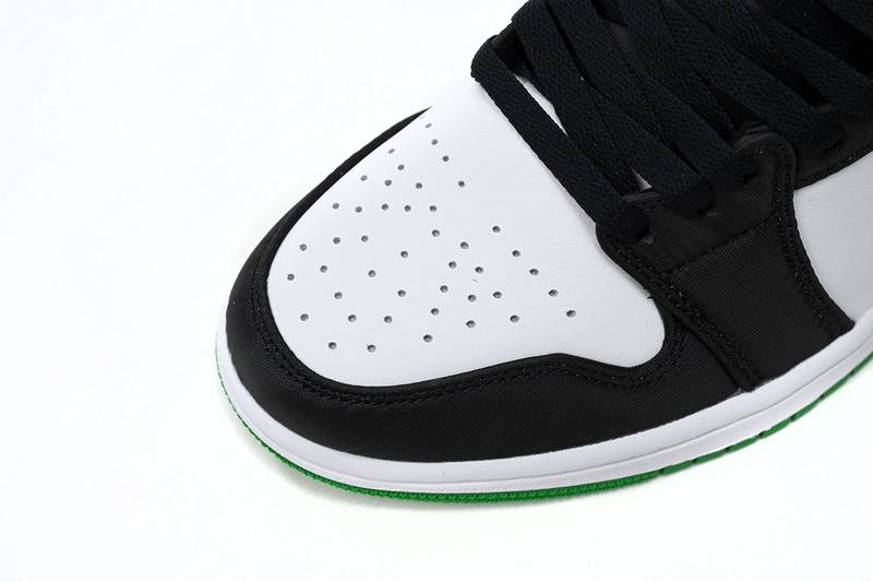 Air Jordan 1 Mid Oakland