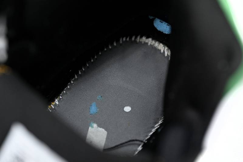 Air Jordan 1 Mid Oakland