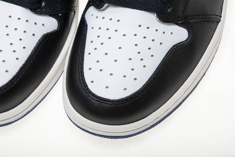 Air Jordan 1 Retro High Blue Moon