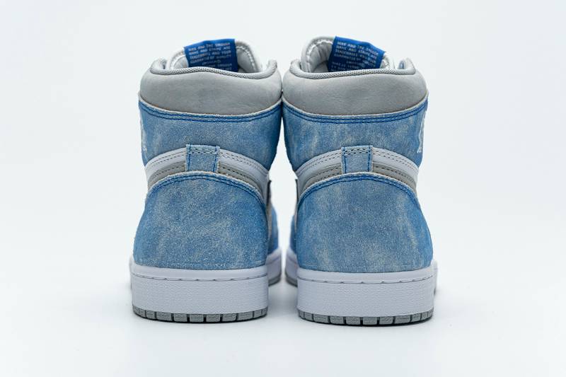 Air Jordan 1 Retro High OG Hyper Royal