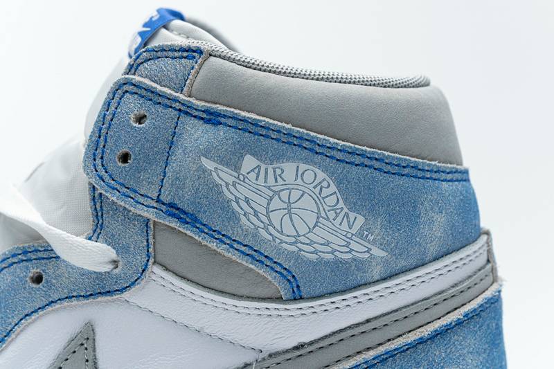 Air Jordan 1 Retro High OG Hyper Royal