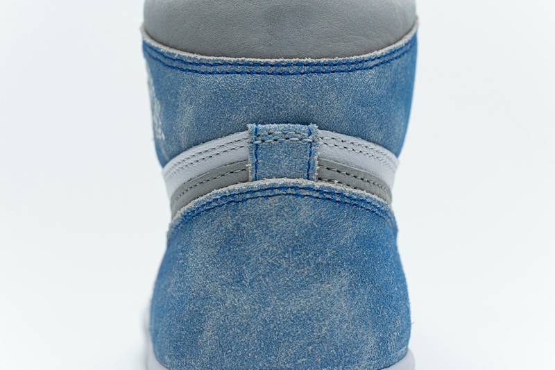 Air Jordan 1 Retro High OG Hyper Royal