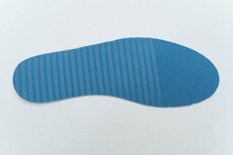 Air Jordan 1 Retro High OG Hyper Royal