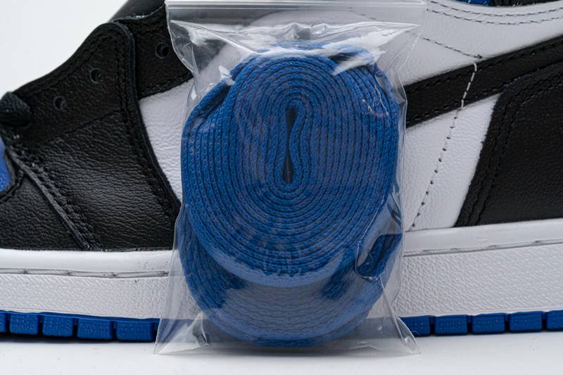 Air Jordan 1 Retro High Royal Toe