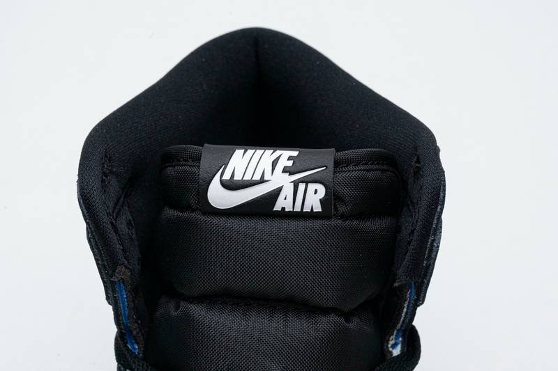 Air Jordan 1 Retro High Royal Toe