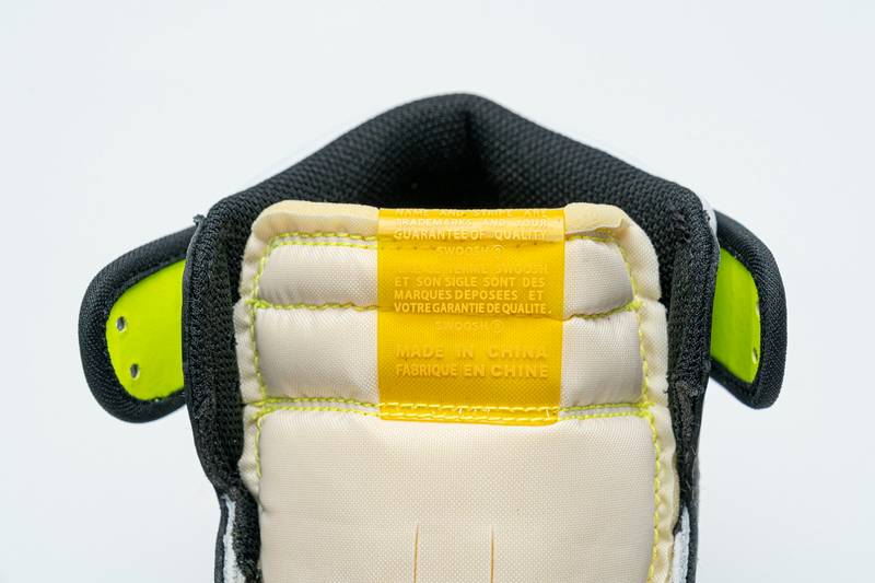 Air Jordan 1 Retro High White Black Volt University Gold