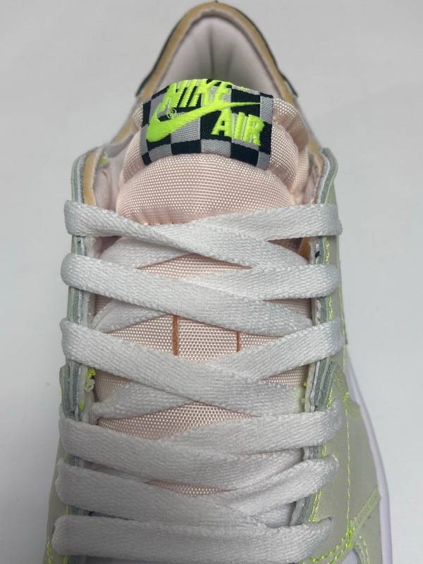 Air Jordan 1 Retro Low White Ghost Green Black ​