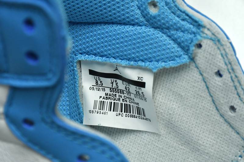 Air Jordan 1 Retro UNC