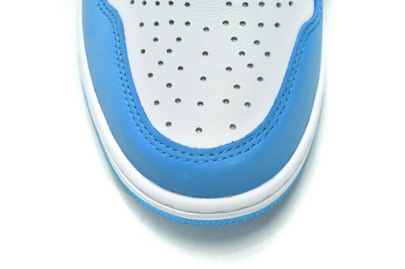 Air Jordan 1 Retro UNC