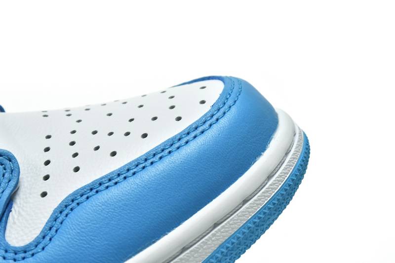 Air Jordan 1 Retro UNC