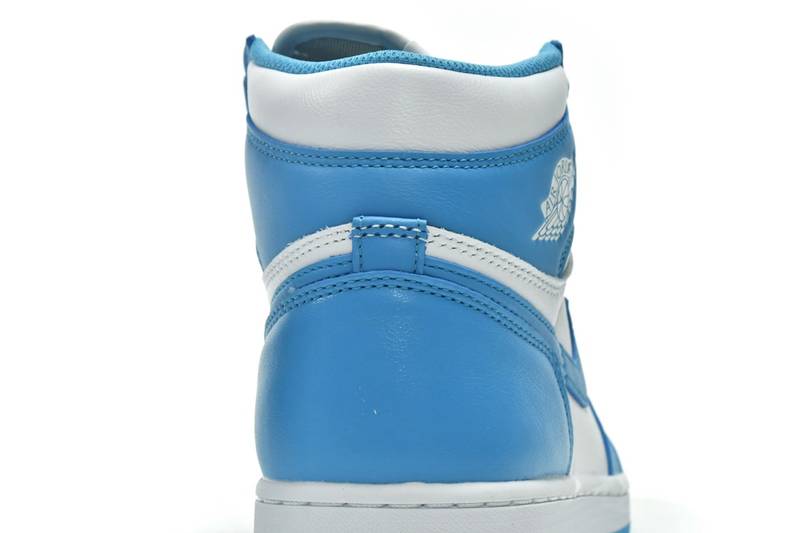 Air Jordan 1 Retro UNC