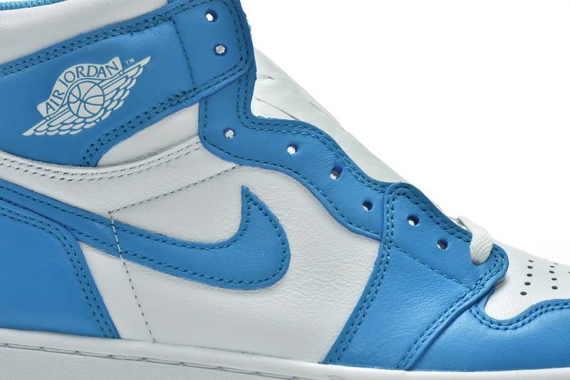 Air Jordan 1 Retro UNC