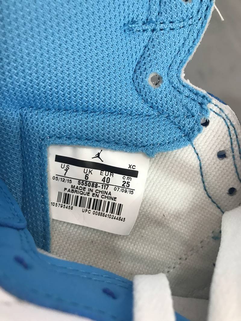 Air Jordan 1 Retro UNC