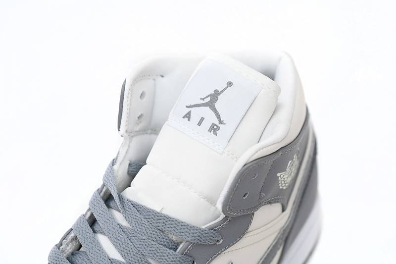 Air Jordan 1 White Soot